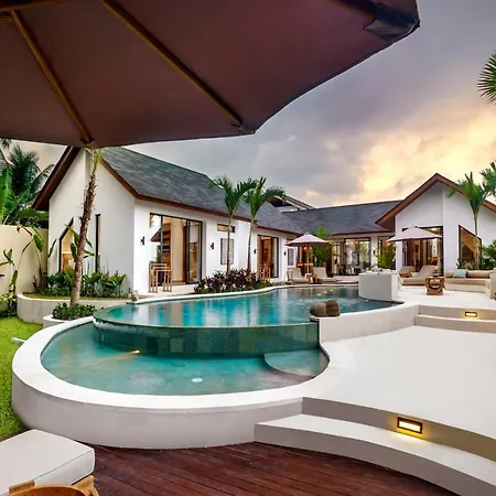 Villa Crystal Lagoon By Balisuperhost